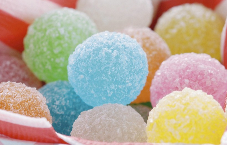 中间那个是福福